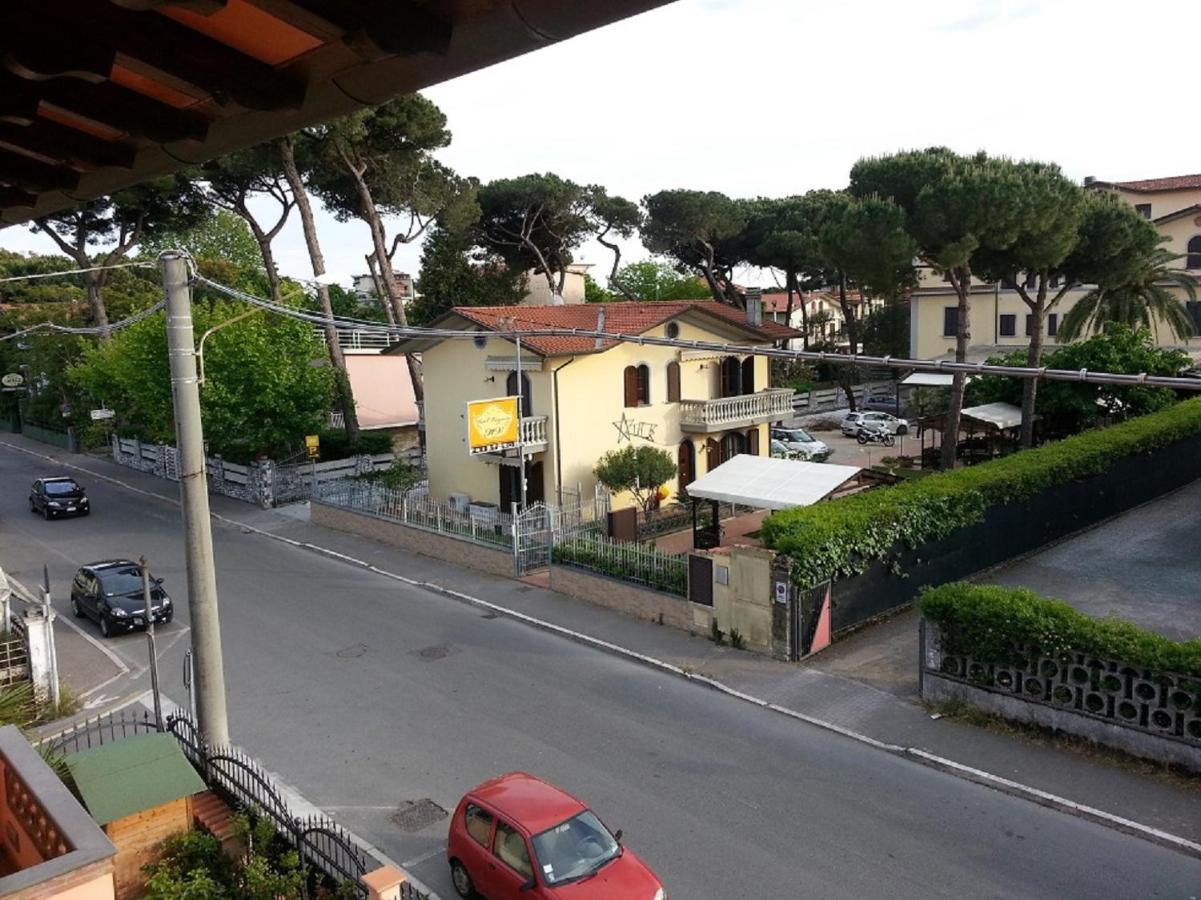 Apartamento Casamare Gianluca Marina di Massa Exterior foto